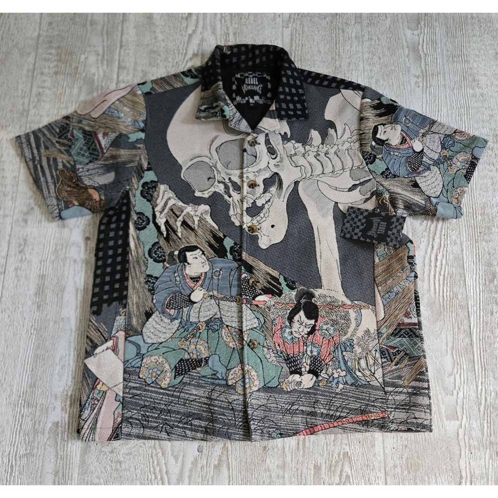 NWT Rebel Vengeance Mens XL Tapestry Shirt Japanese Samurai Skull Graphic Woven